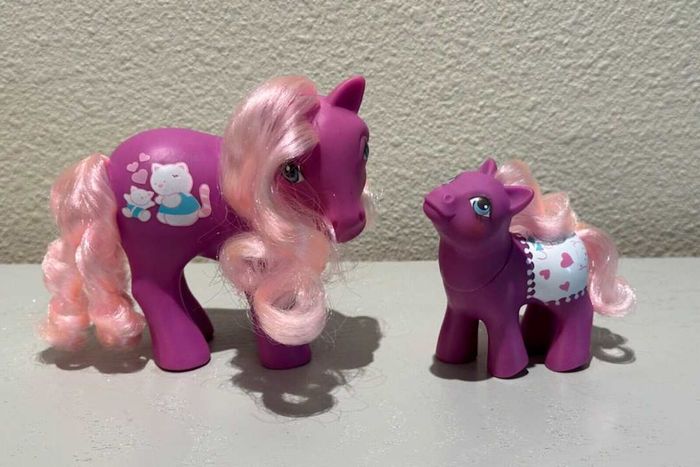 The G1 Mommy and Baby Pony set remains a beloved collectible among My Little Pony enthusiasts.