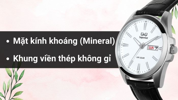 Chất liệu mặt kính và khung viền của mẫu đồng hồ