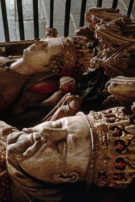 Effigies of King Henry IV and Joan of Navarre.