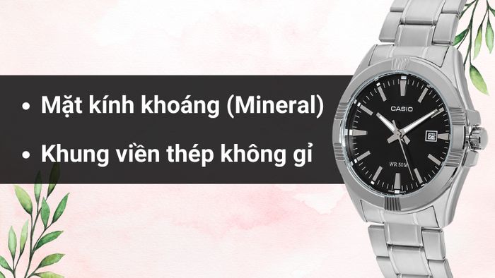 Chất liệu mặt kính và khung viền của mẫu đồng hồ