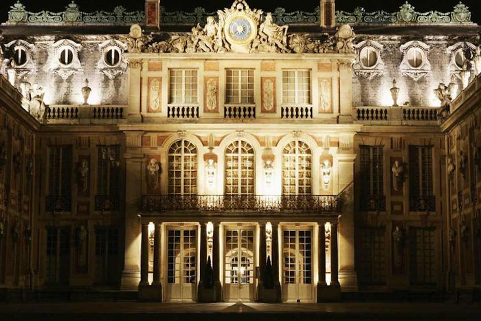 Palace of Versailles Hosts Nighttime Art Exhibition