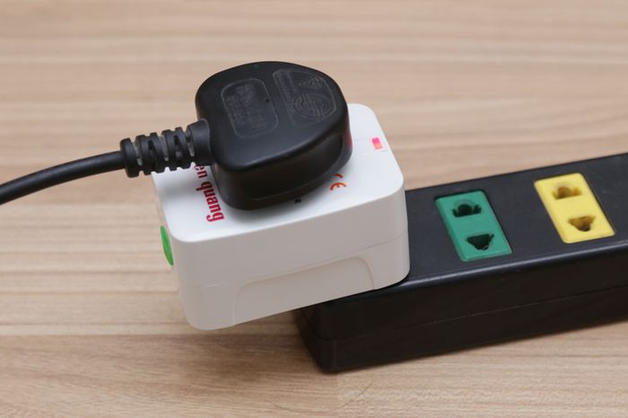 Adapter du lịch Điện Quang TV-01 - An toàn cho người dùng