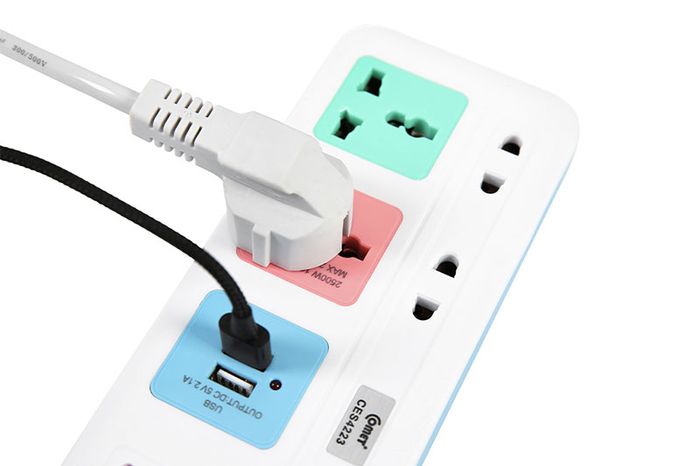 Nhiều chuẩn ổ cắm - Ổ cắm điện 2USB 4 lỗ 3m COMET CES4223