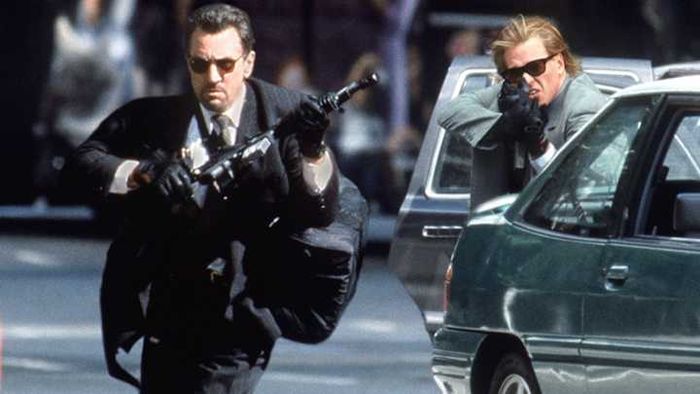 Robert De Niro and Val Kilmer star in ‘Heat’ (1995).