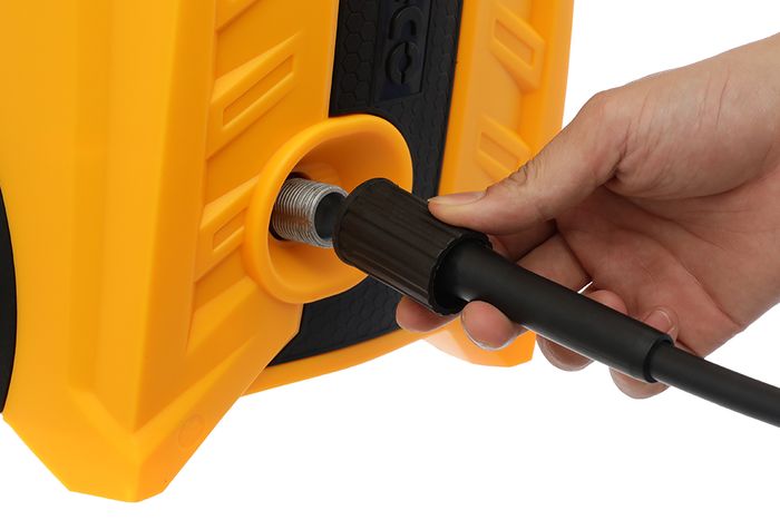 Máy phun xịt rửa áp lực cao Ingco HPWR18008 1800W