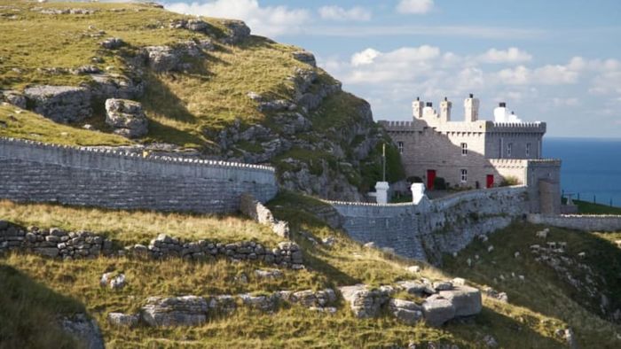 It’s easy to mistake this lighthouse for a castle.