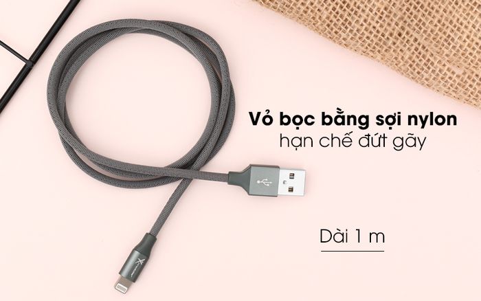 Vỏ bọc bằng sợi nylon hạn chế đứt gãy - Cáp Lightning 1m Xmobile LTL-01X Xanh rêu