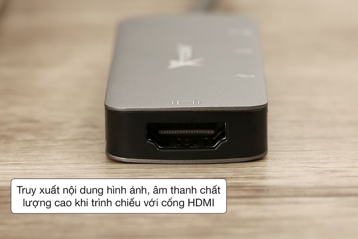 Trình chiếu hình ảnh, dữ liệu sắc nét qua cổng HDMI - Adapter chuyển đổi Type C 4 in 1 Xmobile DS122F Xám