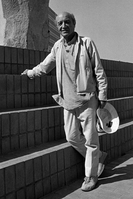 Isamu Noguchi in Little Tokyo, Los Angeles, 1983.