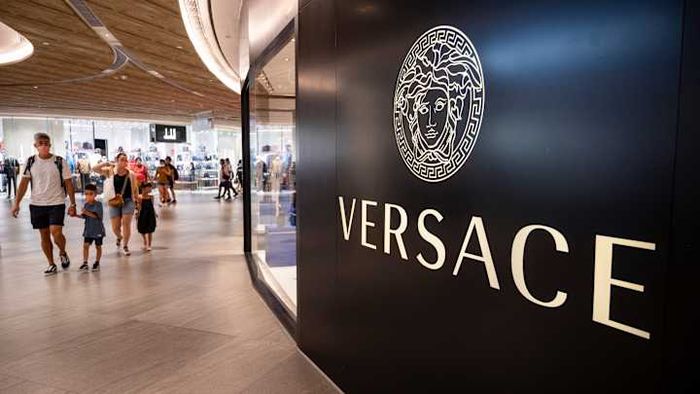 It’s not ‘Ver-saysh.’