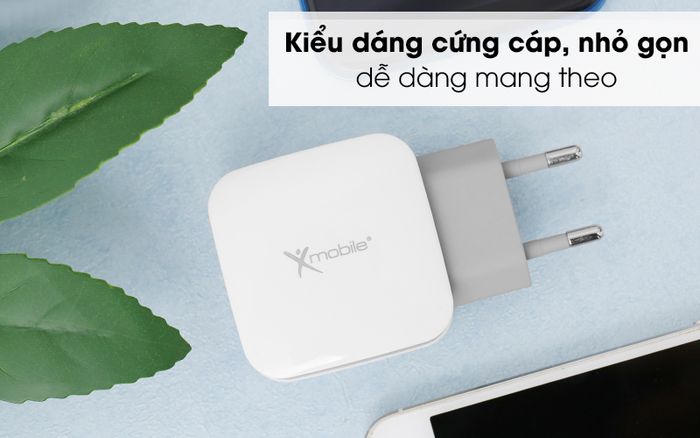 Adapter sạc 2.4A Dual Xmobile DS702 trắng có kiểu dáng nhỏ gọn