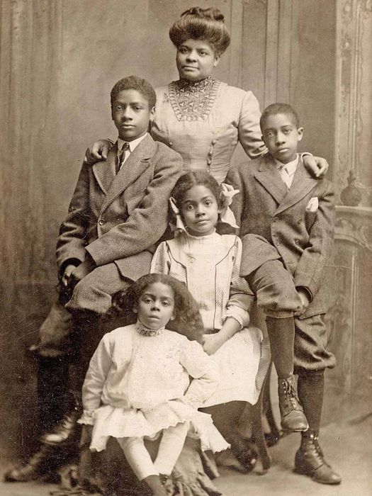 Ida Wells-Barnett pictured with her children.