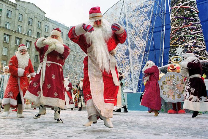 Ded Moroz Dances In Moscow