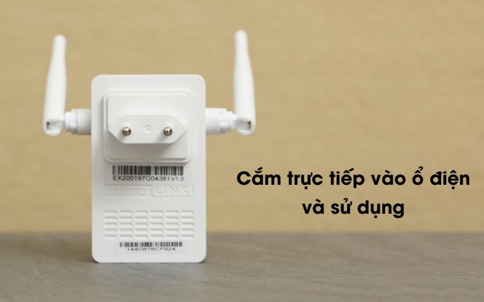 Bộ Mở Rộng Sóng Wifi AC220V Totolink EX200 trắng được cấp nguồn dễ dàng