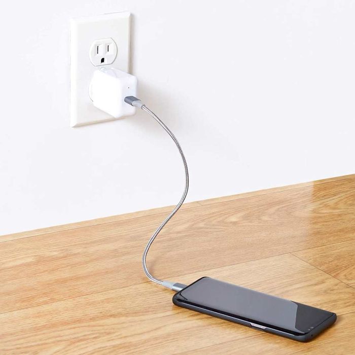 Amazon Basics 18W Single-Port USB-C Wall Charger