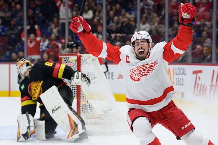 Dylan Larkin, Collin Delia