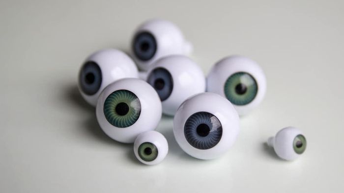 multiple artificial eyeballs