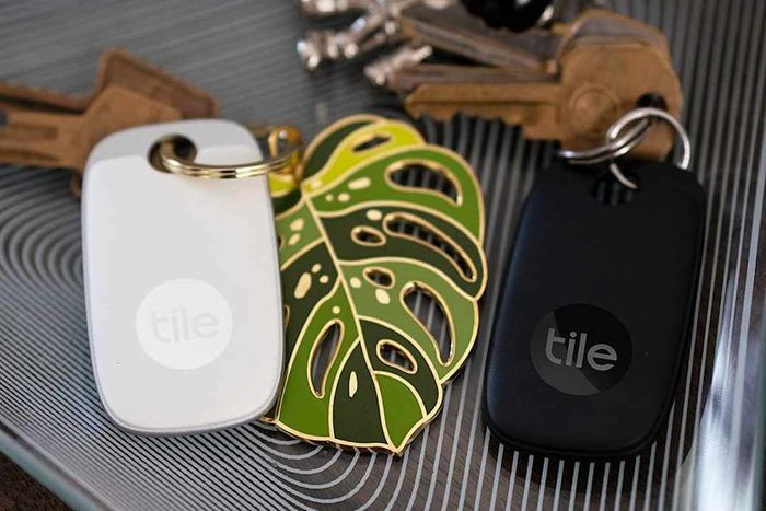 Top Smart Car Gadgets: Tile Pro Bluetooth Tracker, Pack of 4