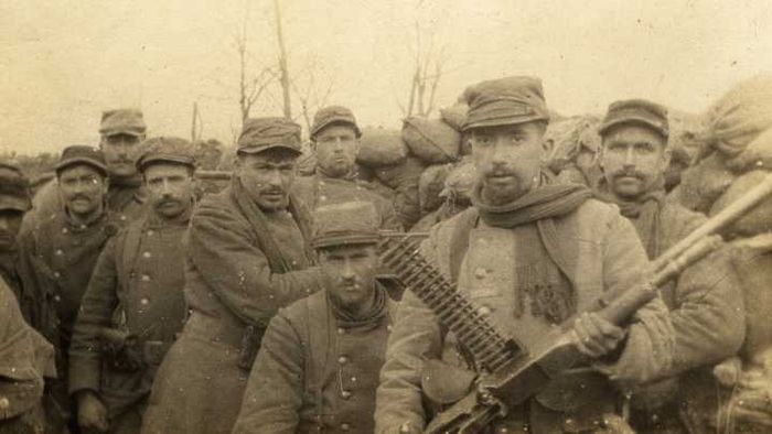 French artillery soldiers during World War I, around 1914.