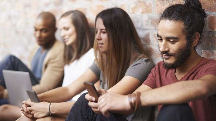 Your Mobile Device Could Be Causing Neck Wrinkles