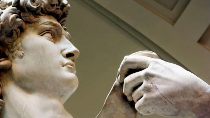 A striking photograph from 2004.