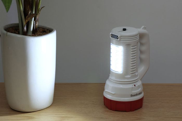 Tích hợp đèn chiếu sáng - Điện Quang ĐQ PFL08 R WR