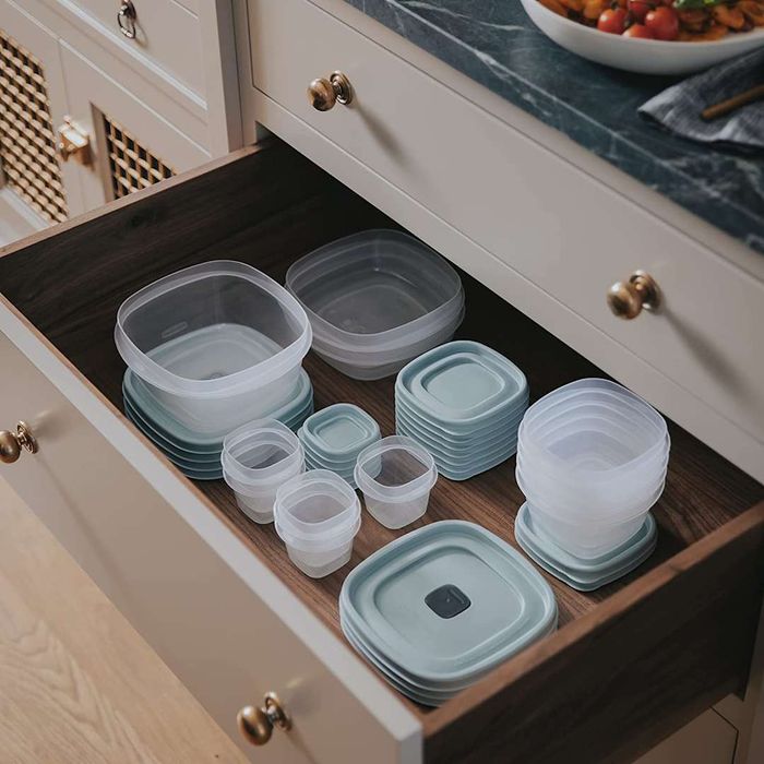 Rubbermaid Easy Find Food Storage Containers in Skylight Blue