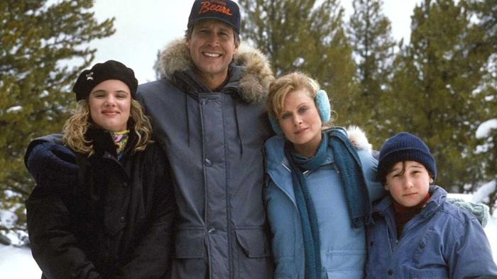 Juliette Lewis, Chevy Chase, Beverly D'Angelo, and Johnny Galecki in 'National Lampoon's Christmas Vacation.'