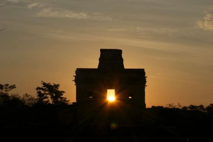 During each equinox, the sun aligns perfectly within the entrance of the Temple of the Seven Dolls.