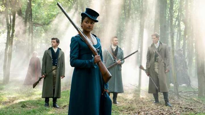 The cast of 'Bridgerton' includes Jonathan Bailey, Simone Ashley, and Luke Thompson.