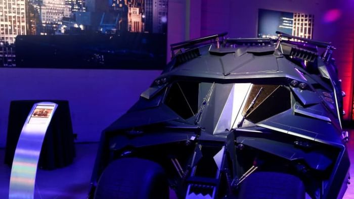 O’Neil revealed that certain Batmobile versions can reach speeds of up to 140 mph and are programmed to recognize a select set of voice commands.