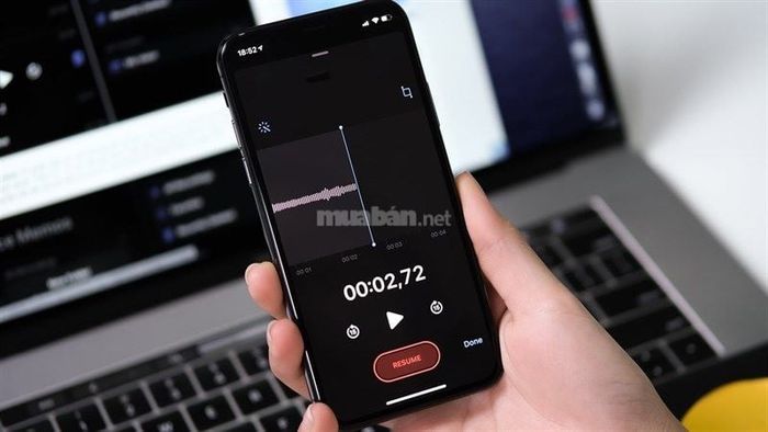 Dùng điện thoại khác cũng là một phương pháp ghi âm cuộc gọi Zalo dễ thực hiện