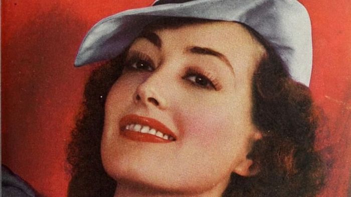 Joan Crawford graces the cover of Photoplay.