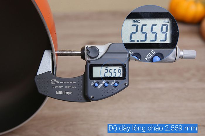 Dày bền - Chảo nhôm chống dính đáy từ DMX CTE 28 cm