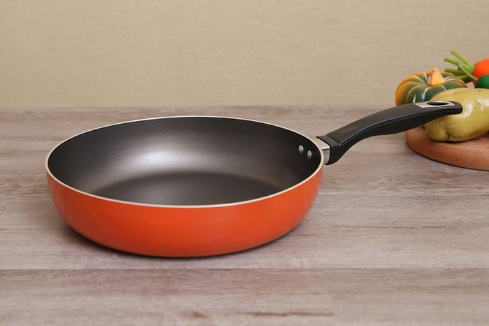 Đơn giản, đẹp mắt - Chảo nhôm chống dính đáy từ DMX CTE 28 cm
