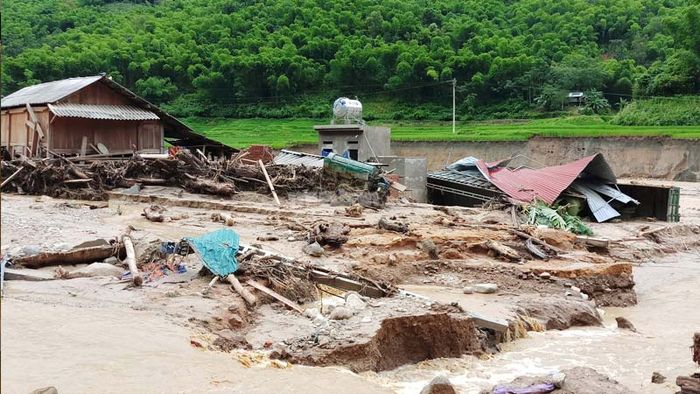 Giấc mơ thấy nước lũ cuốn trôi mọi thứ