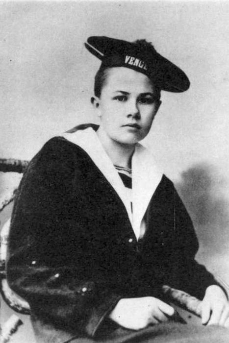 Isabelle Eberhardt in the attire of a French sailor.