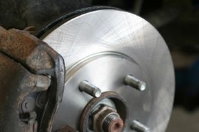 The cleaner is suitable for use on brake linings, shoes, drums, rotors, calipers, pads, and other components of the braking system without requiring disassembly.