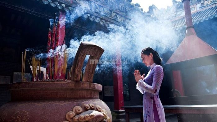 Mơ thấy đi chùa có phải là điềm tốt hay xấu?