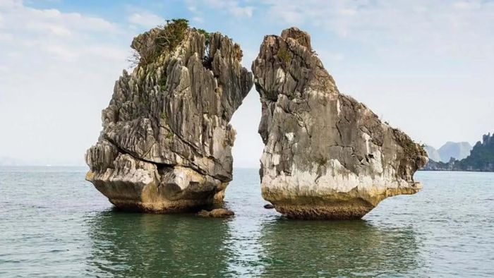 Bộ sưu tập ảnh đẹp nhất về hòn Trống Mái tại Vịnh Hạ Long