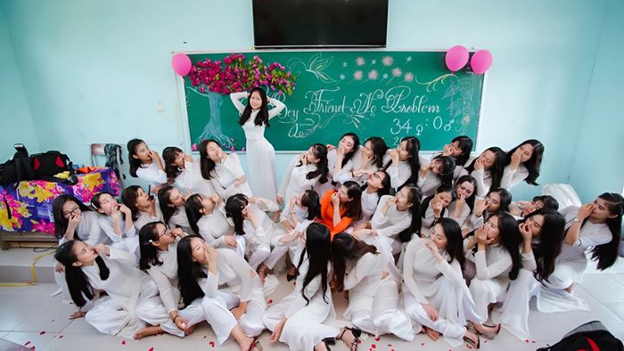 Những ý tưởng trang trí lớp kỷ yếu cute và dễ thương