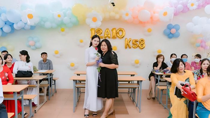 Những ý tưởng trang trí lớp kỷ yếu ấn tượng và thu hút