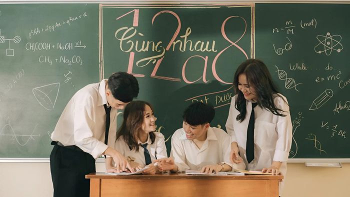 Những ý tưởng trang trí lớp kỷ yếu ấm áp và gần gũi
