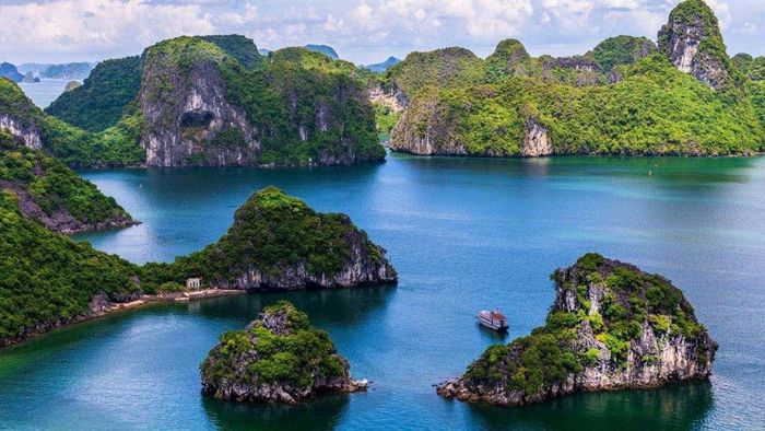 Hình ảnh du lịch Vịnh Hạ Long đẹp với chất lượng 4K