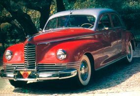 The Super Clipper's unique appearance was enhanced by a Goddess-of-Speed hood ornament.