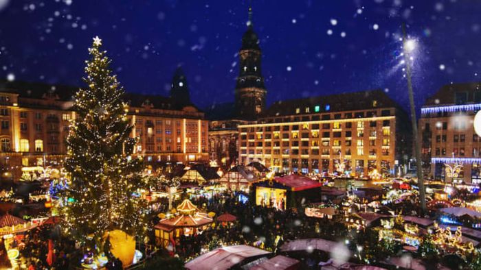 A snowy scene at Dresden’s Christmas market.