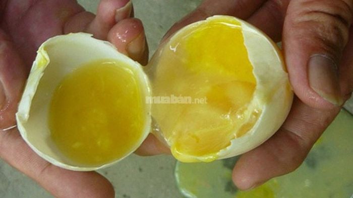 Giấc mơ thấy trứng gà ung