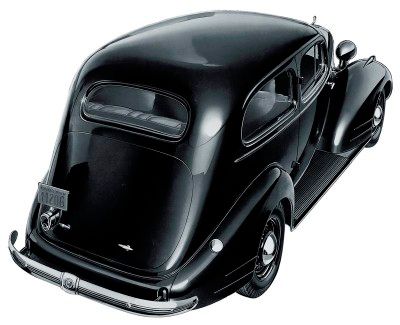 In 1935, Pontiac introduced its iconic silver streaks for the first time.