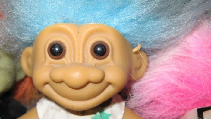 A smiling troll.