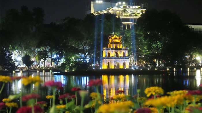 Hình nền Hồ Hoàn Kiếm về đêm đẹp lung linh